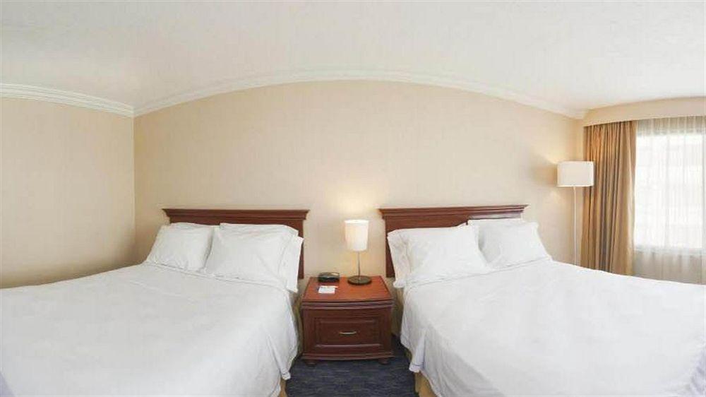 Holiday Inn Express Toluca By Ihg Экстерьер фото