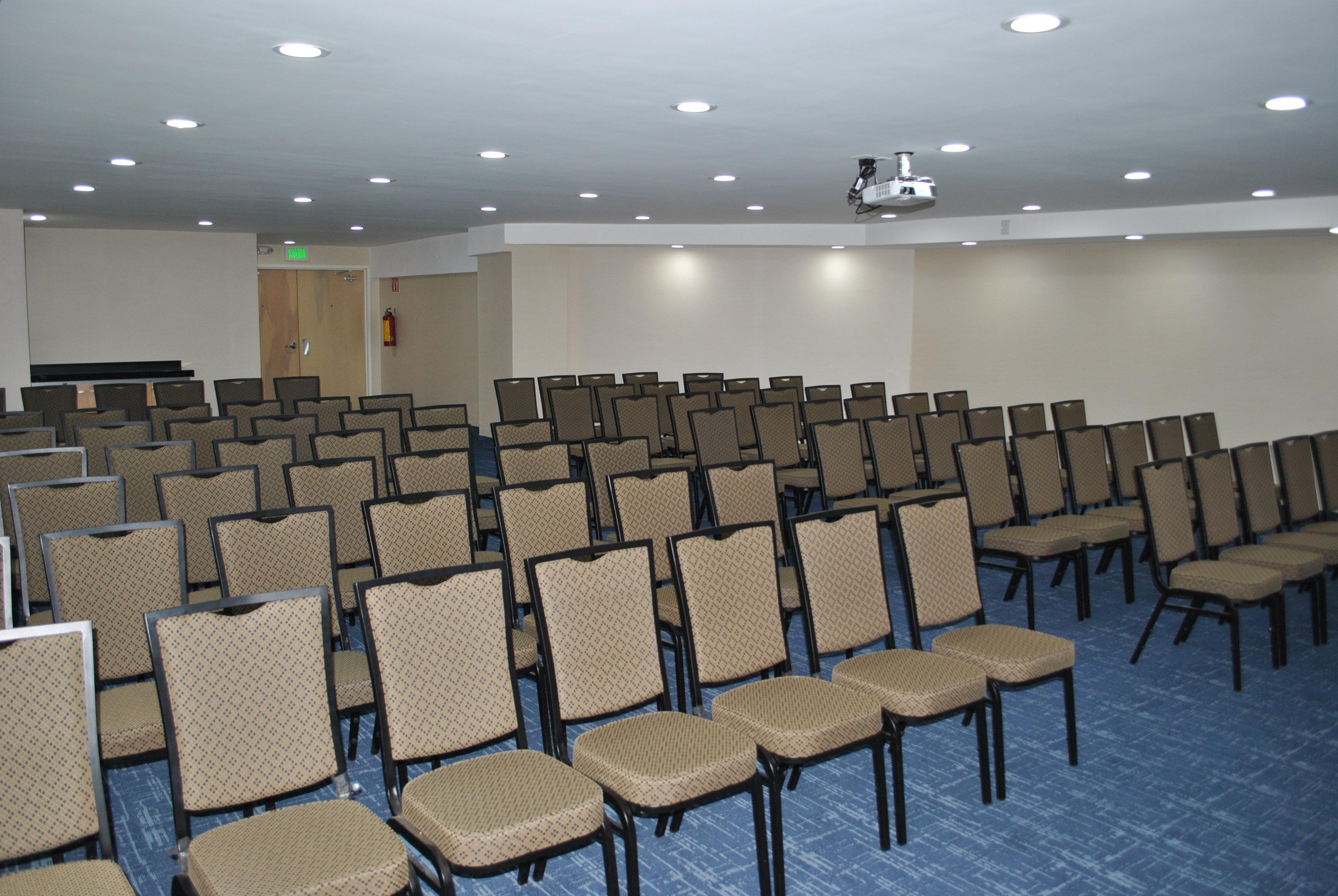 Holiday Inn Express Toluca By Ihg Экстерьер фото