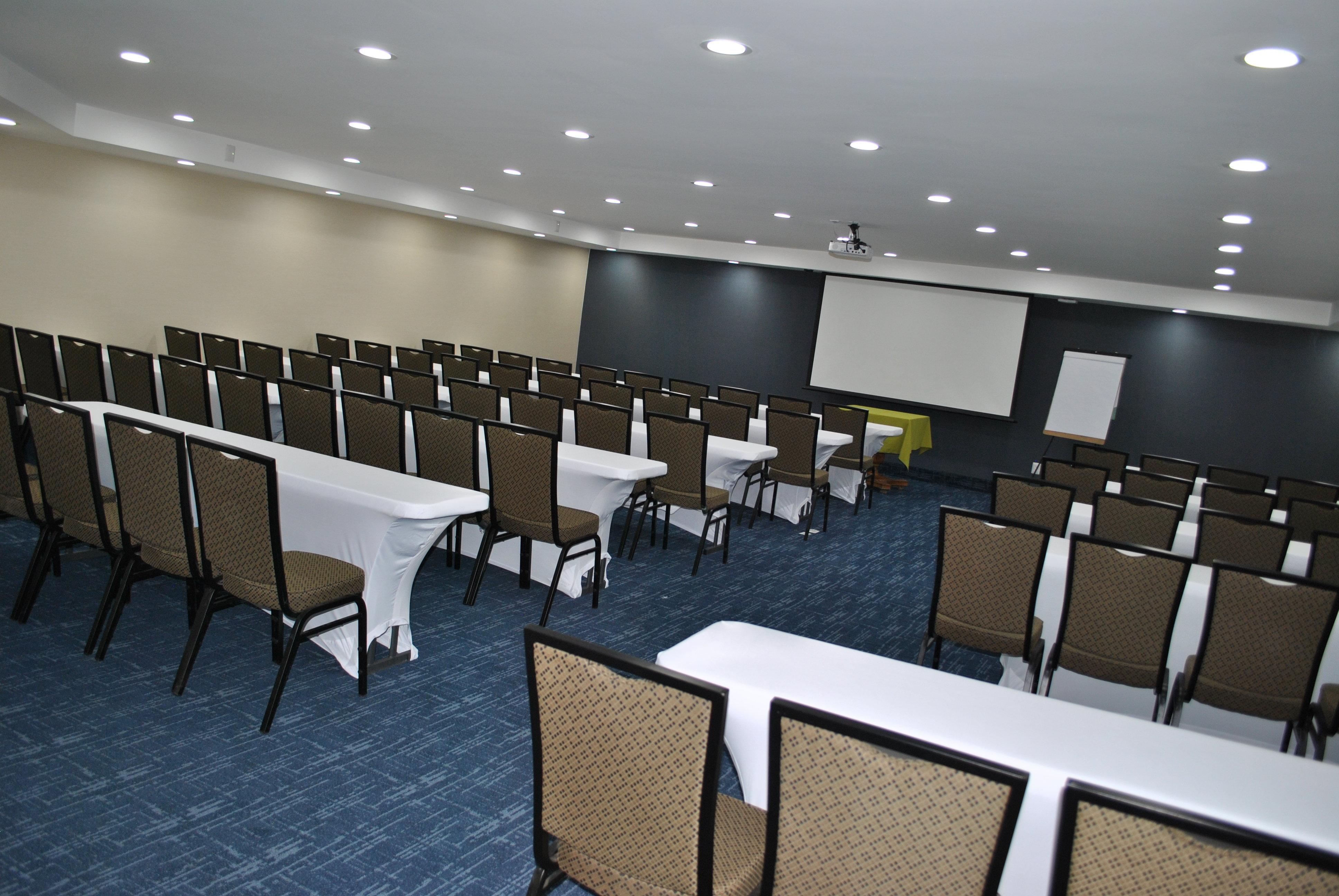 Holiday Inn Express Toluca By Ihg Экстерьер фото