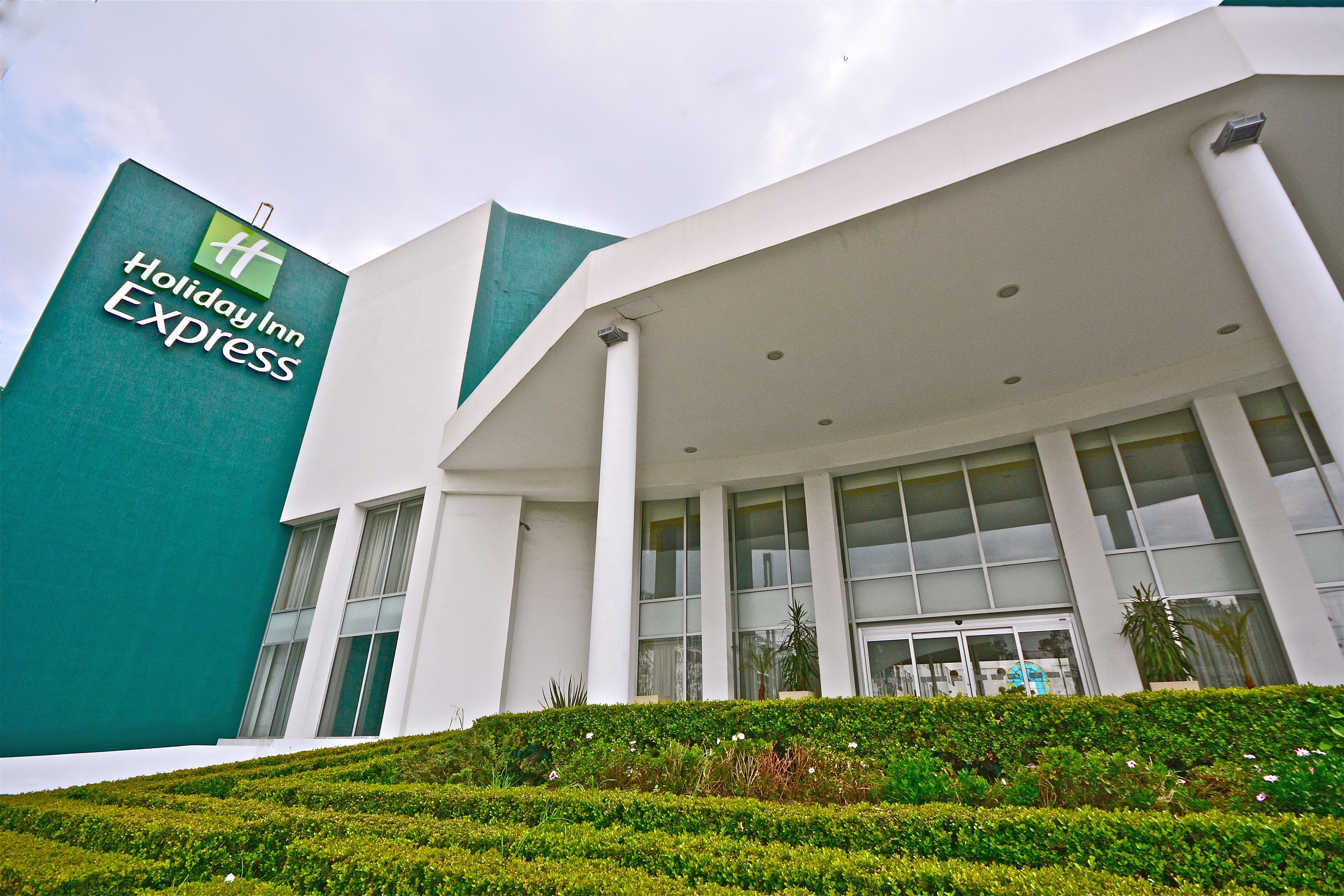 Holiday Inn Express Toluca By Ihg Экстерьер фото