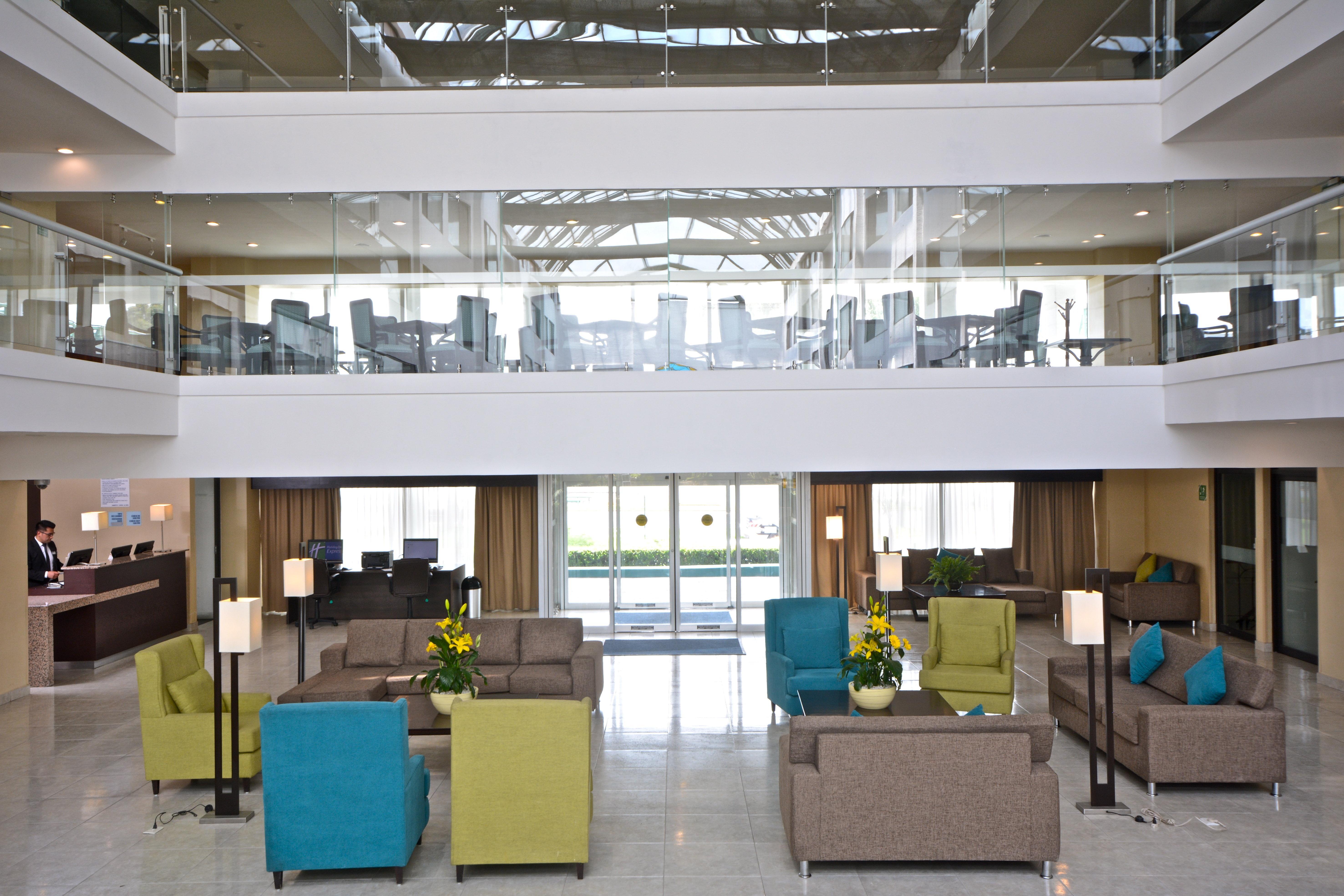 Holiday Inn Express Toluca By Ihg Экстерьер фото