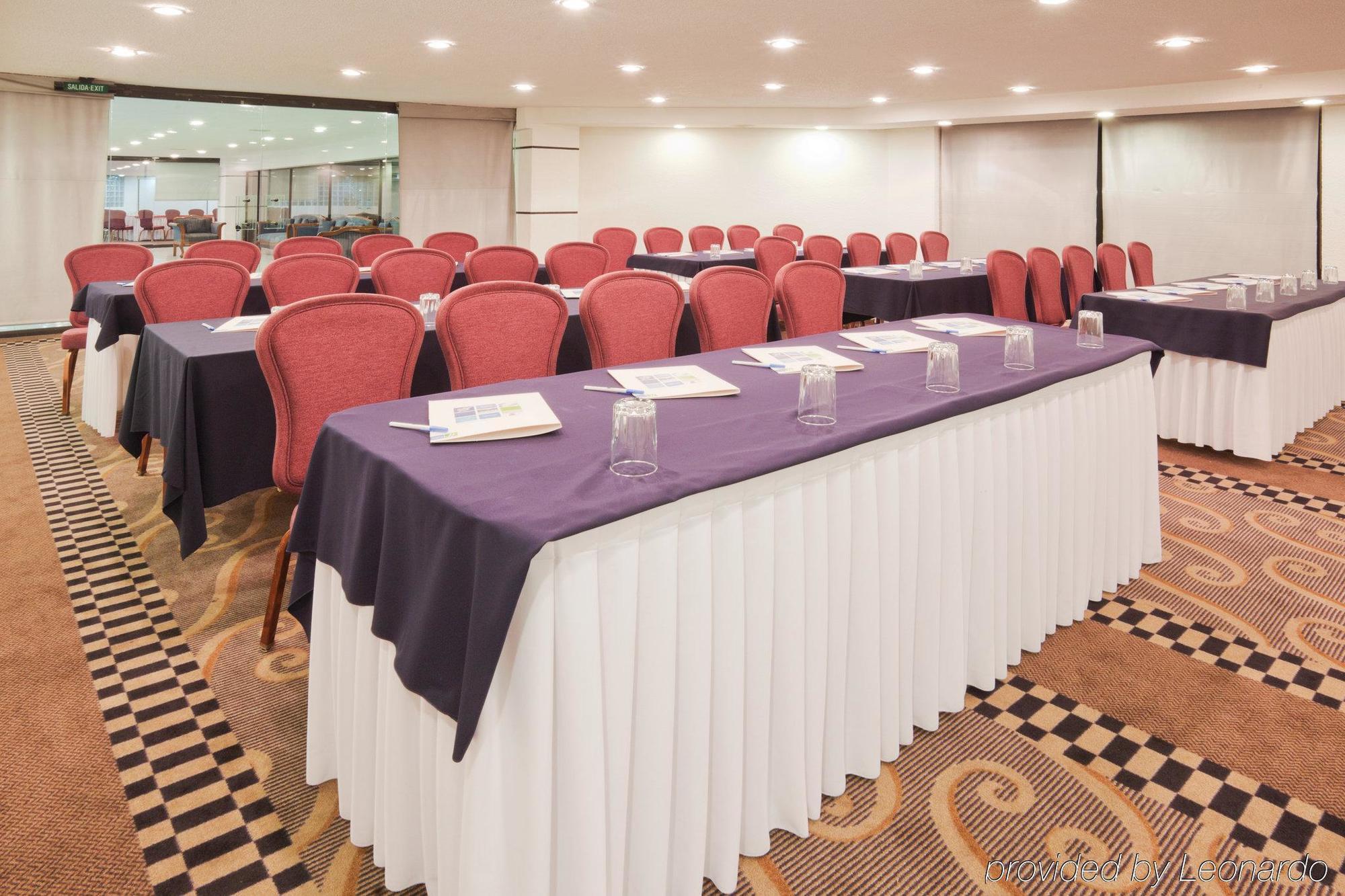 Holiday Inn Express Toluca By Ihg Экстерьер фото