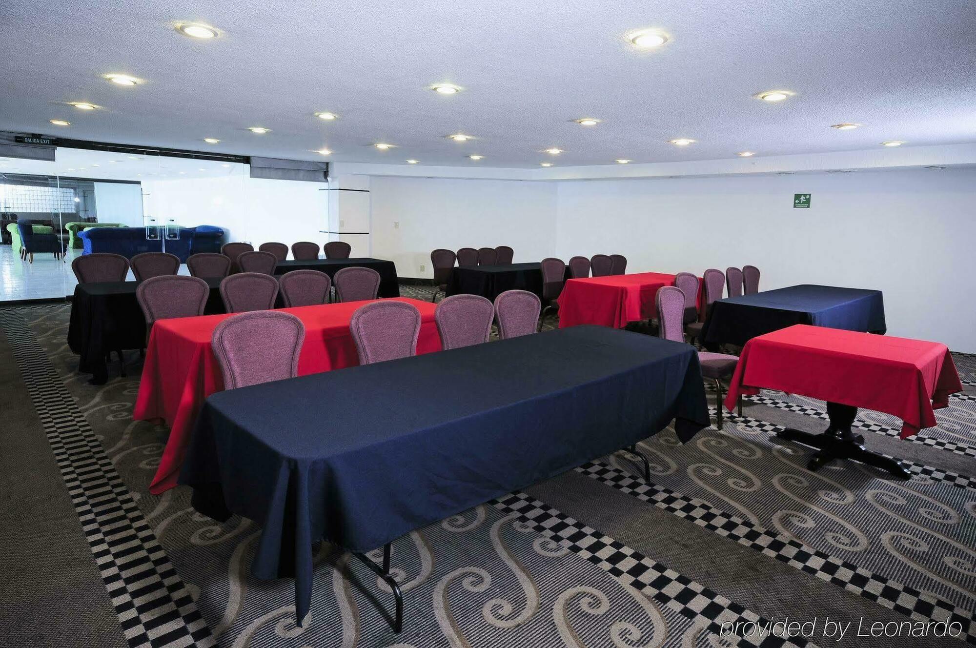 Holiday Inn Express Toluca By Ihg Экстерьер фото