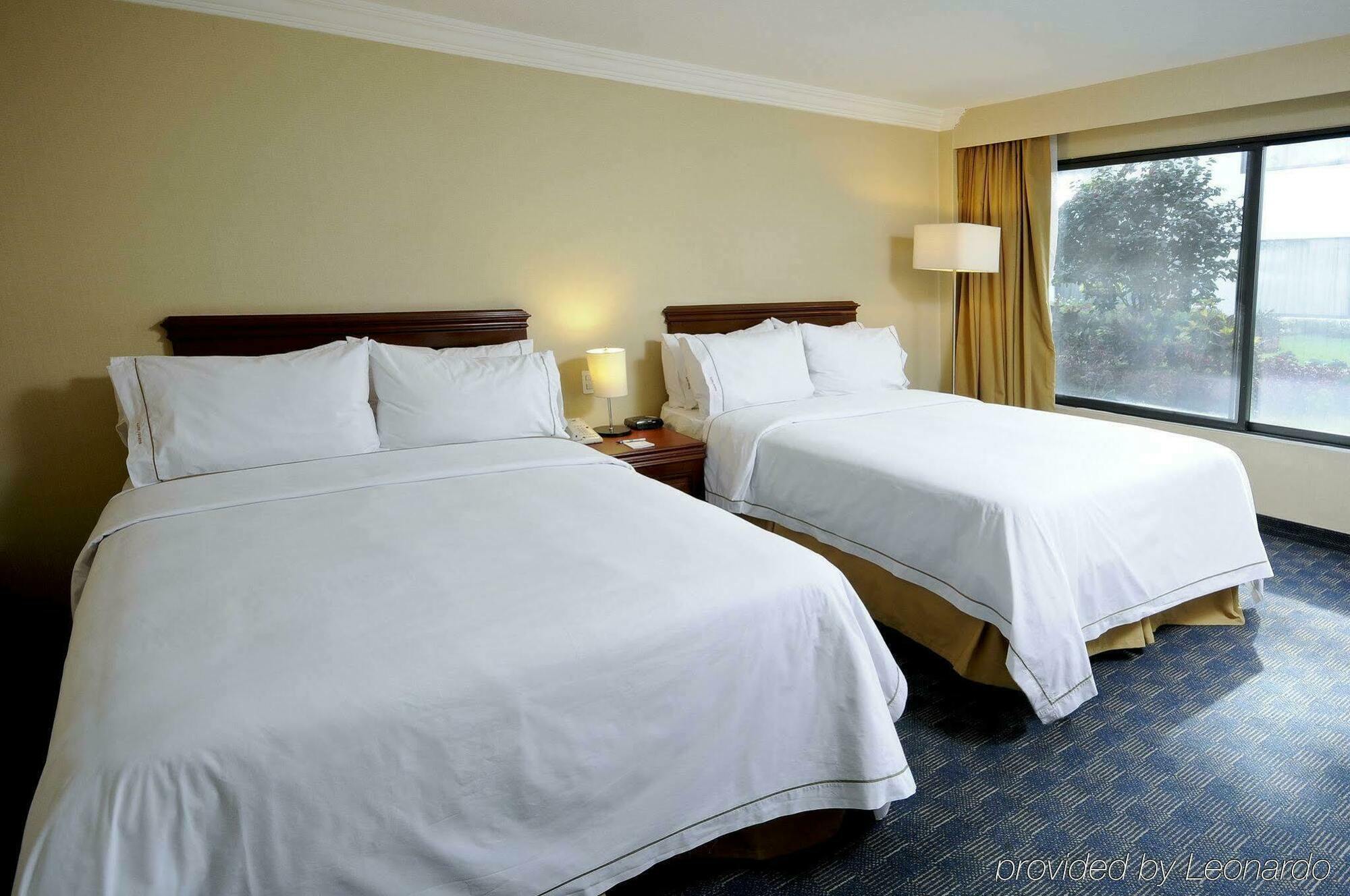 Holiday Inn Express Toluca By Ihg Экстерьер фото