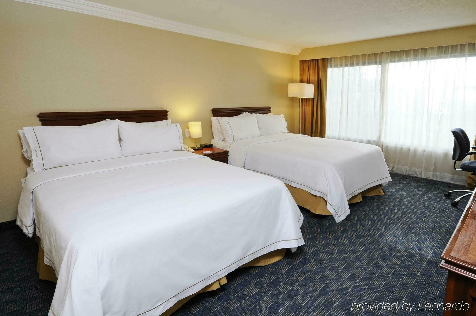 Holiday Inn Express Toluca By Ihg Экстерьер фото